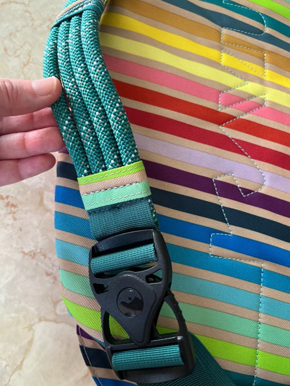 Kavu Lg Size Chroma Stripe Slingback Crossbody Bag Paracord Strap - Picture 6 of 8